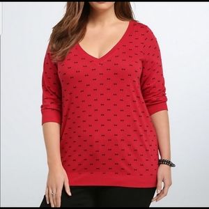 TORRID Red Black Bow Tie Print V Neck Top tee